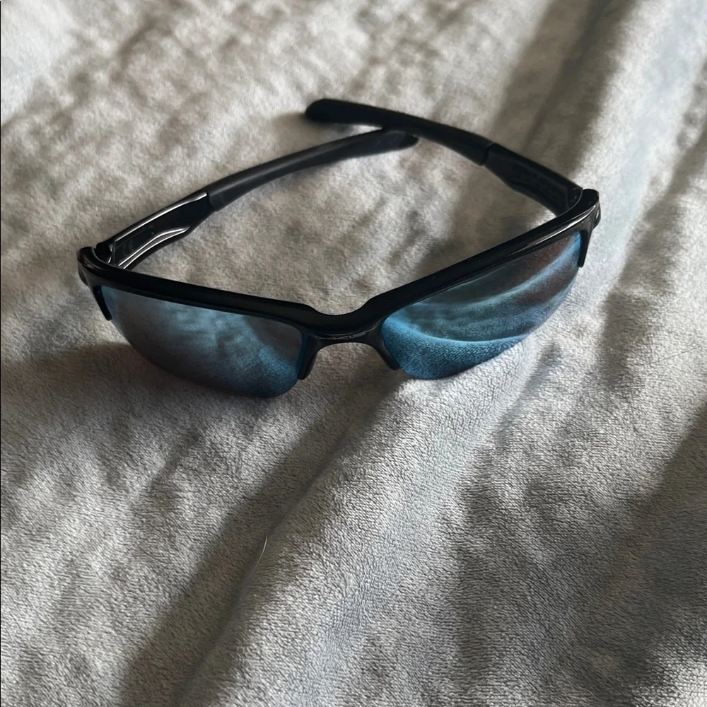 Oakley Prizm Black and Blue Sunglasses W/Bag